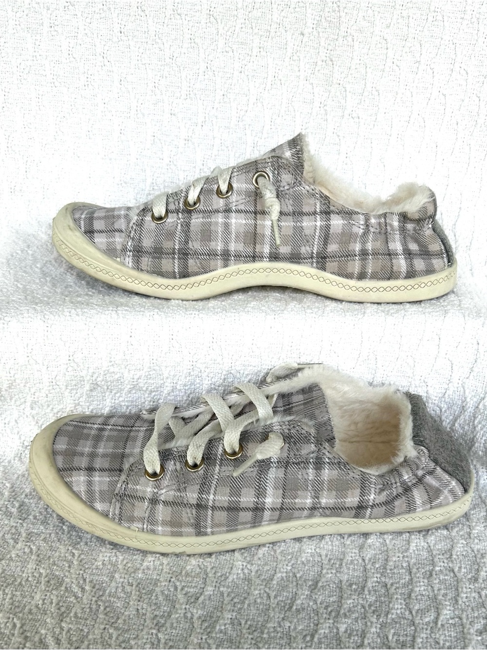 Time & Tru slip on comfortable plush lined sneakers 7